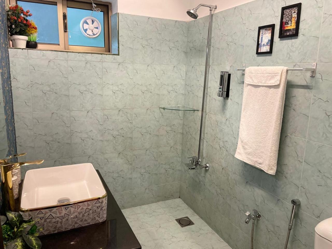 Riviera Courtyard Guest House איסלמאבד מראה חיצוני תמונה